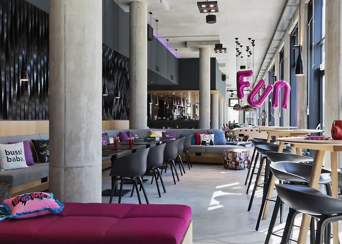 Moxy Vienna AirportAirport Hotel